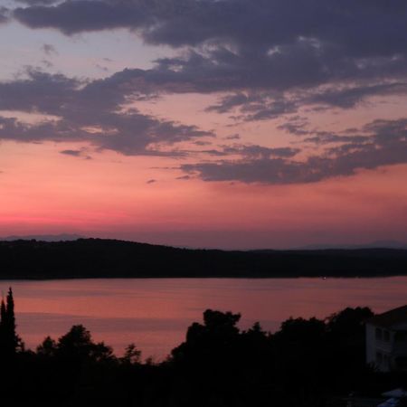 Holiday Home Bukovac Klimno Kültér fotó