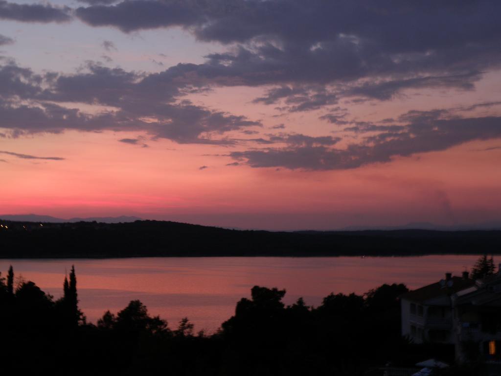 Holiday Home Bukovac Klimno Kültér fotó